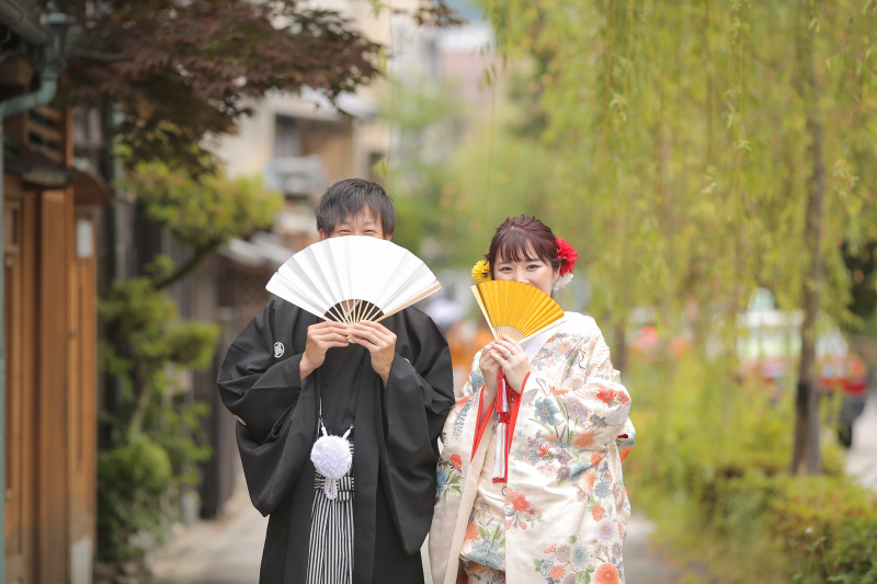 扇子からひょっこり✧