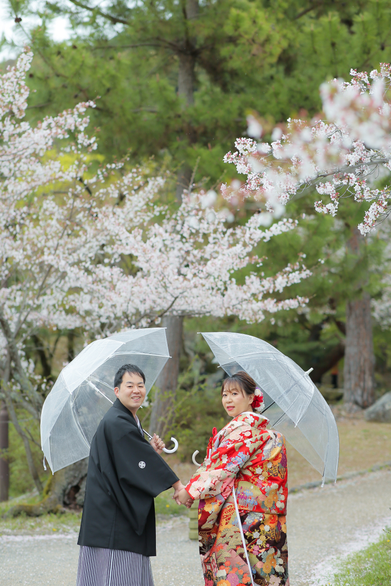 和装とビニール傘