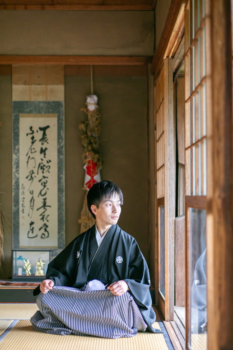 新郎様のソロショットは和室で