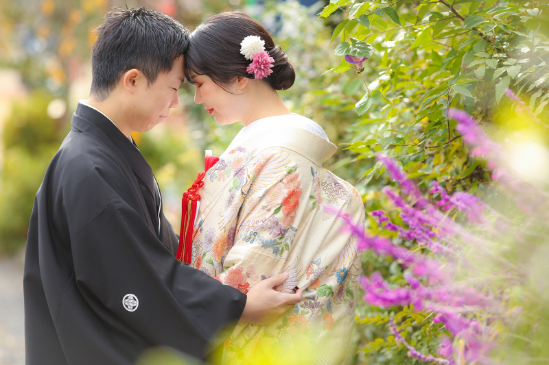 おでこを合わせて