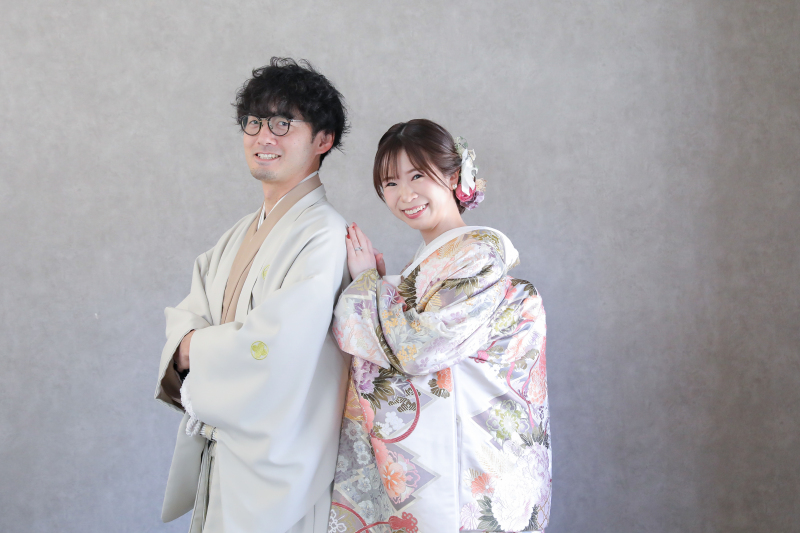 お2人寄り添って