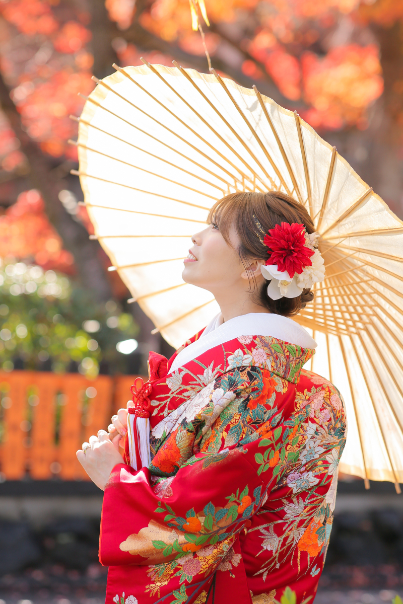 白い和傘と新婦様