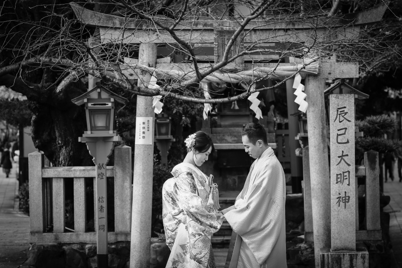 記念に辰巳神社の前でも