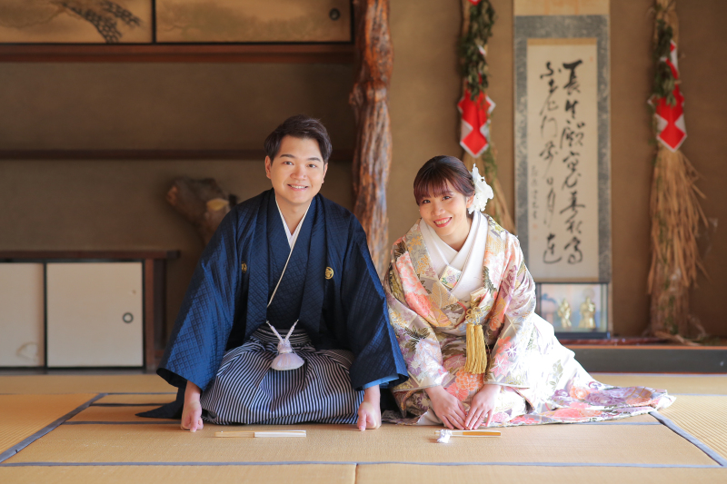 日本ならではの和室にて