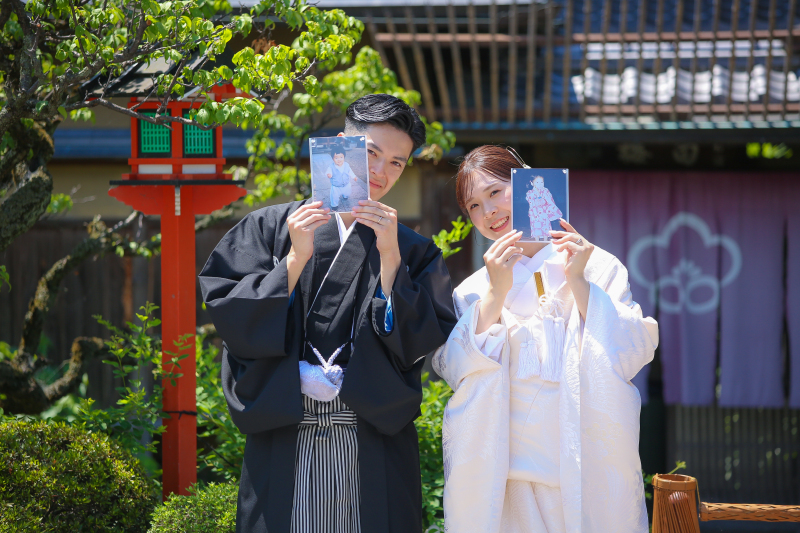 手にしているのは…