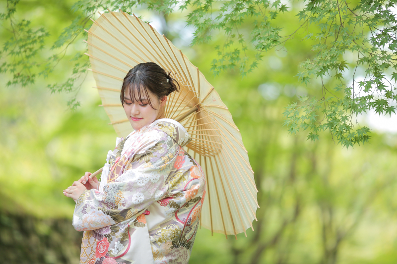 ストーリーテラー 京都サロン_色打掛・着物が豊富