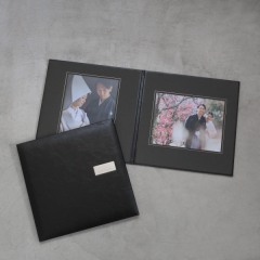 六つ切写真2面(レザー台紙仕上げ)
