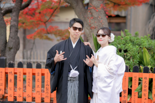 お2人の決めポーズ♪ 京都で素敵なお写真を思い出に残しませんか？？