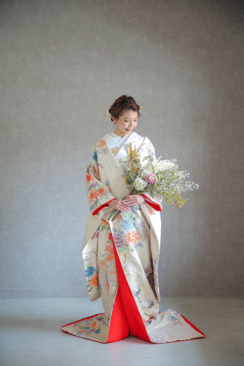 【アトリエ撮影・1ポーズ】和装1点 （白無垢or色打掛）補正済みデータ1カット