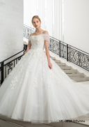 フォトウエディング福山専用衣裳室