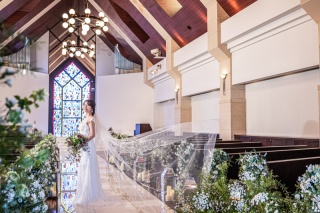挙式もできる結婚式場の本格チャペルでの撮影が叶う