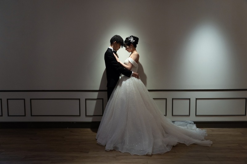 フォトウエディング福山_マタニティ用ドレスがある