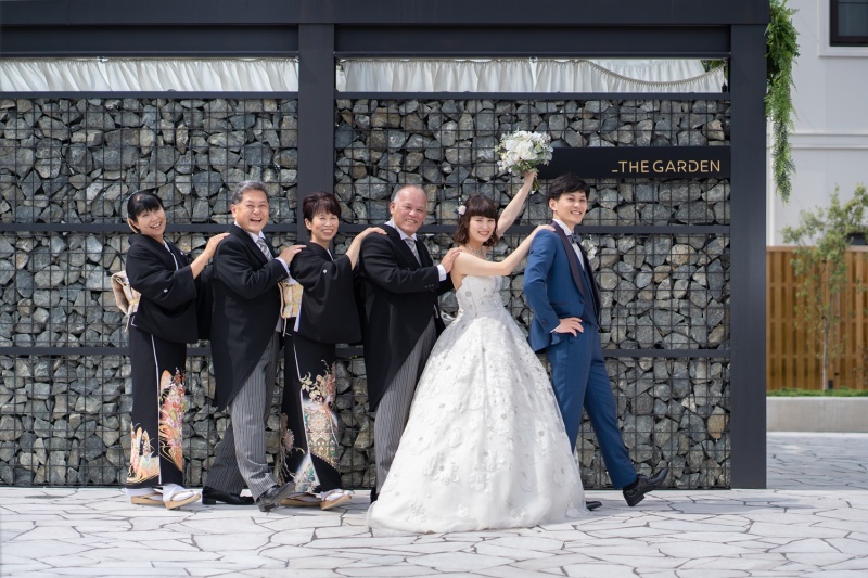 フォトウエディング福山_家族・友人を撮影に呼べる