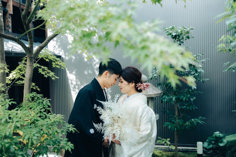 こつんと新郎新婦様