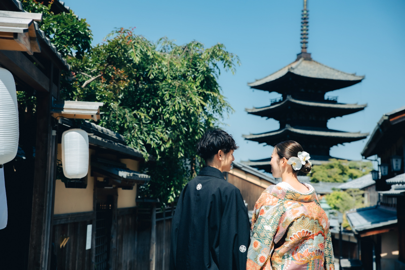 祇園の塔を眺める
