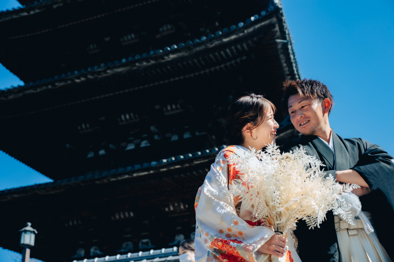 八坂の塔の麓で