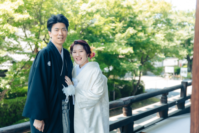 緑豊かな寺院の中で