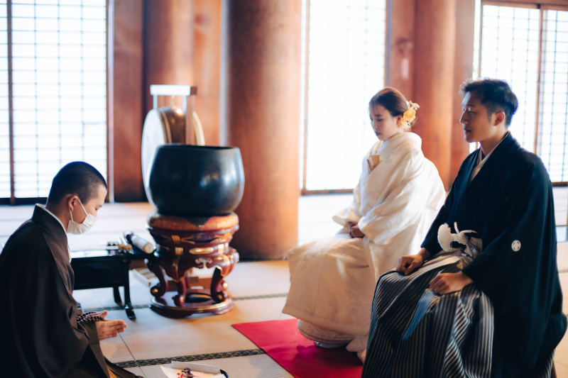 荘厳な雰囲気で厳かにおふたりの新しい人生が始まる