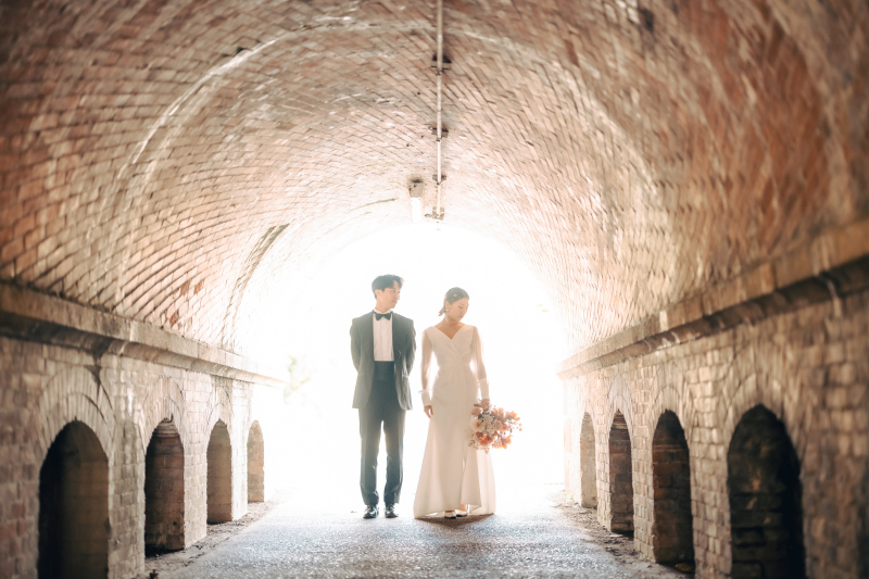 レンガの抜け道の先に