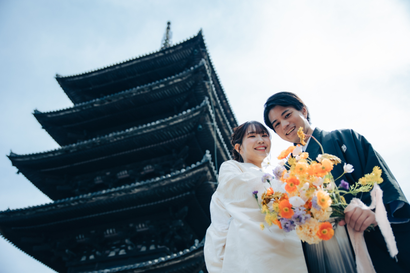 京都のシンボルとおふたりの笑顔