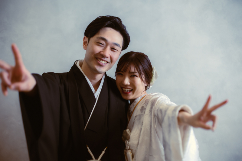 最後はスタジオにて、笑顔でピース！