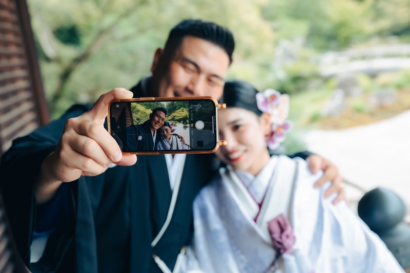 スマホから覗くお二人のショット