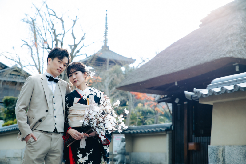 おふたりともお色直し、洋装と引き振袖