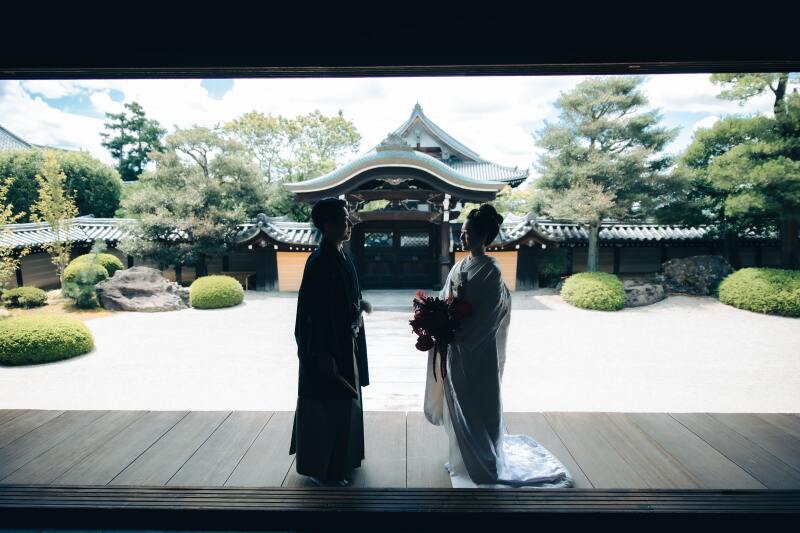 歴史を感じられる寺院でのロケーションフォト