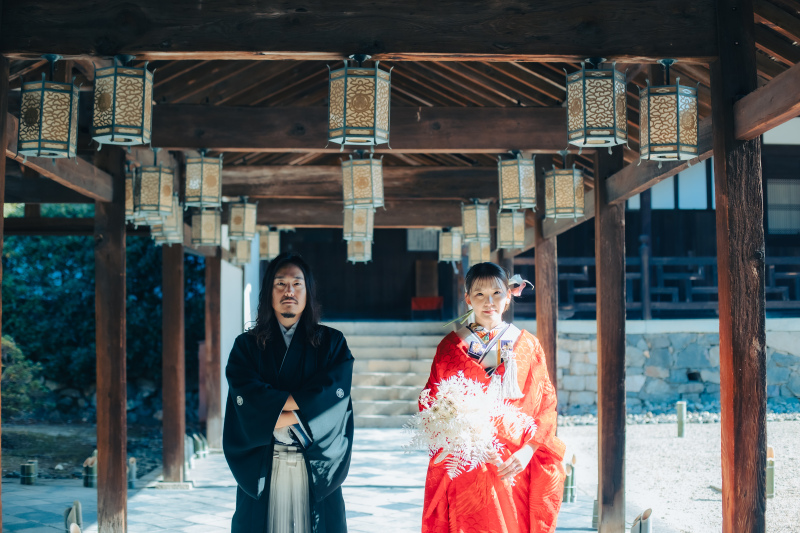 灯籠が照らす、ふたりの新たな始まり