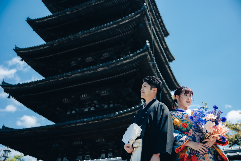 五重塔を背景に