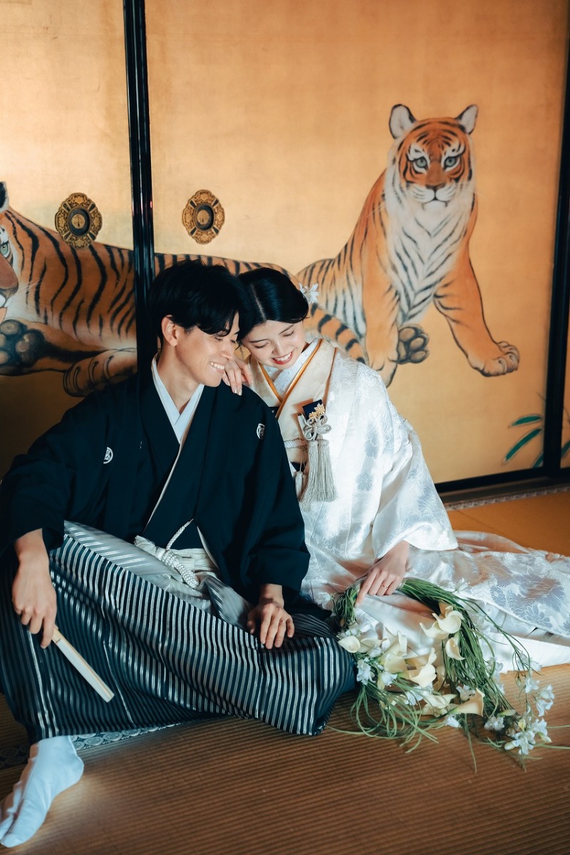 お正座を崩して…