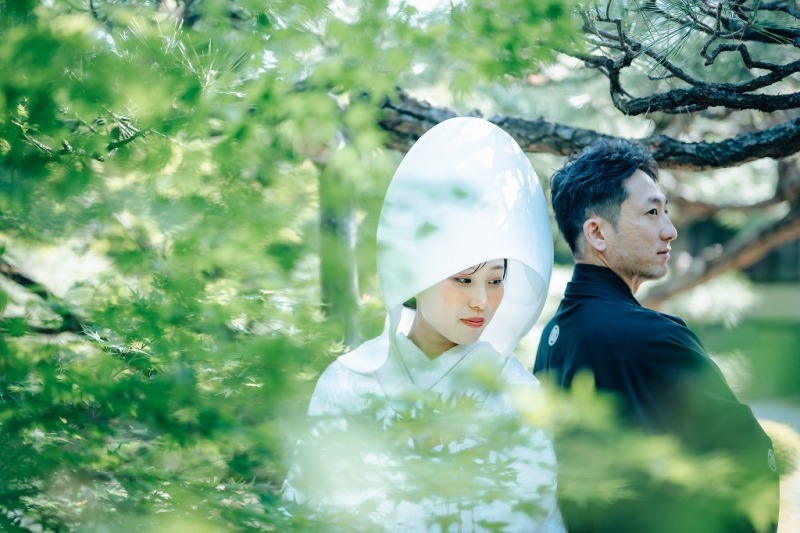 背中を合わせて