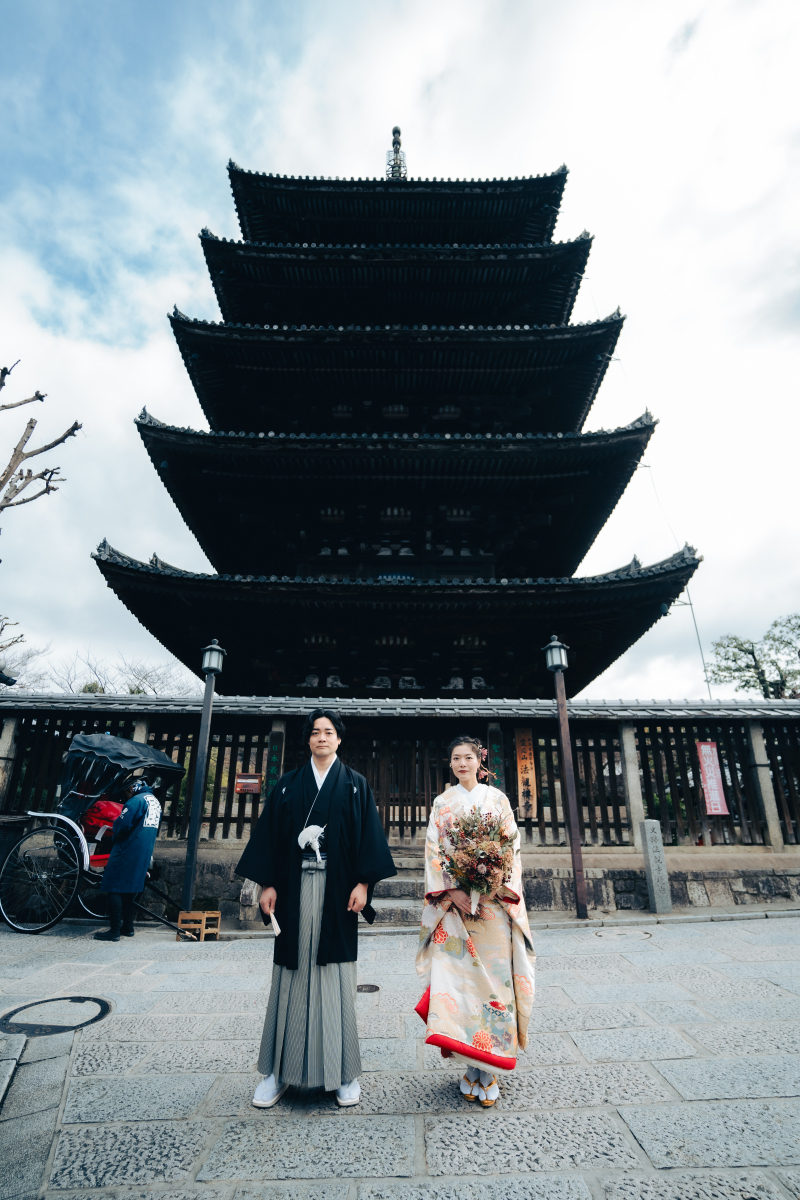 塔の下でキリリと