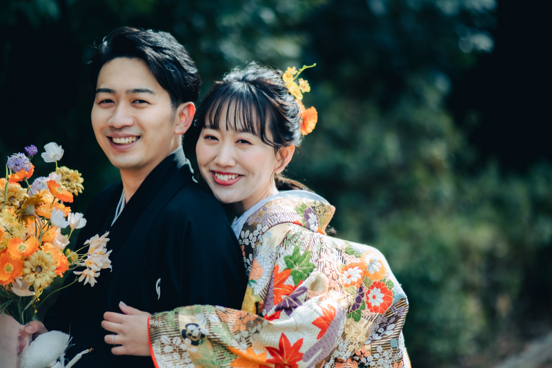 色彩豊かな和装でのショット