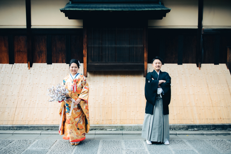 京都らしい建築前でのショット