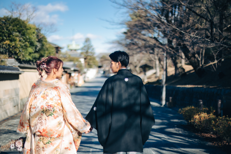 撮影に臨むそのバックショットを