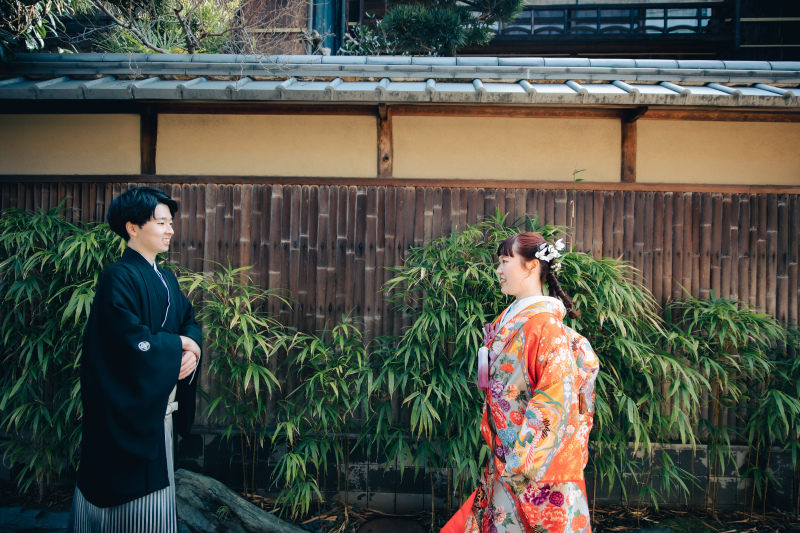 京町屋で艶やかな色打掛が放つ花嫁の美しさ