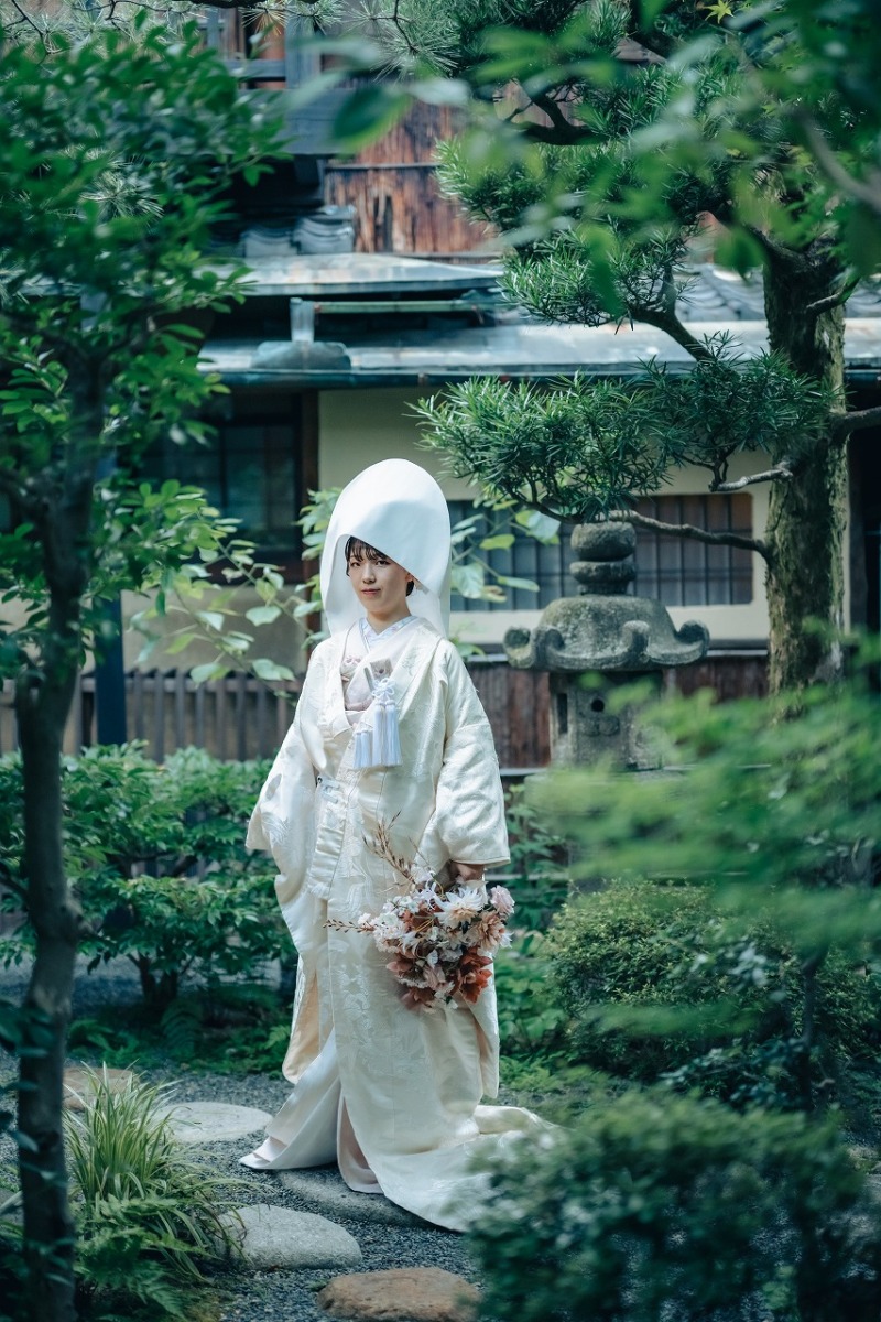 白無垢には綿帽子