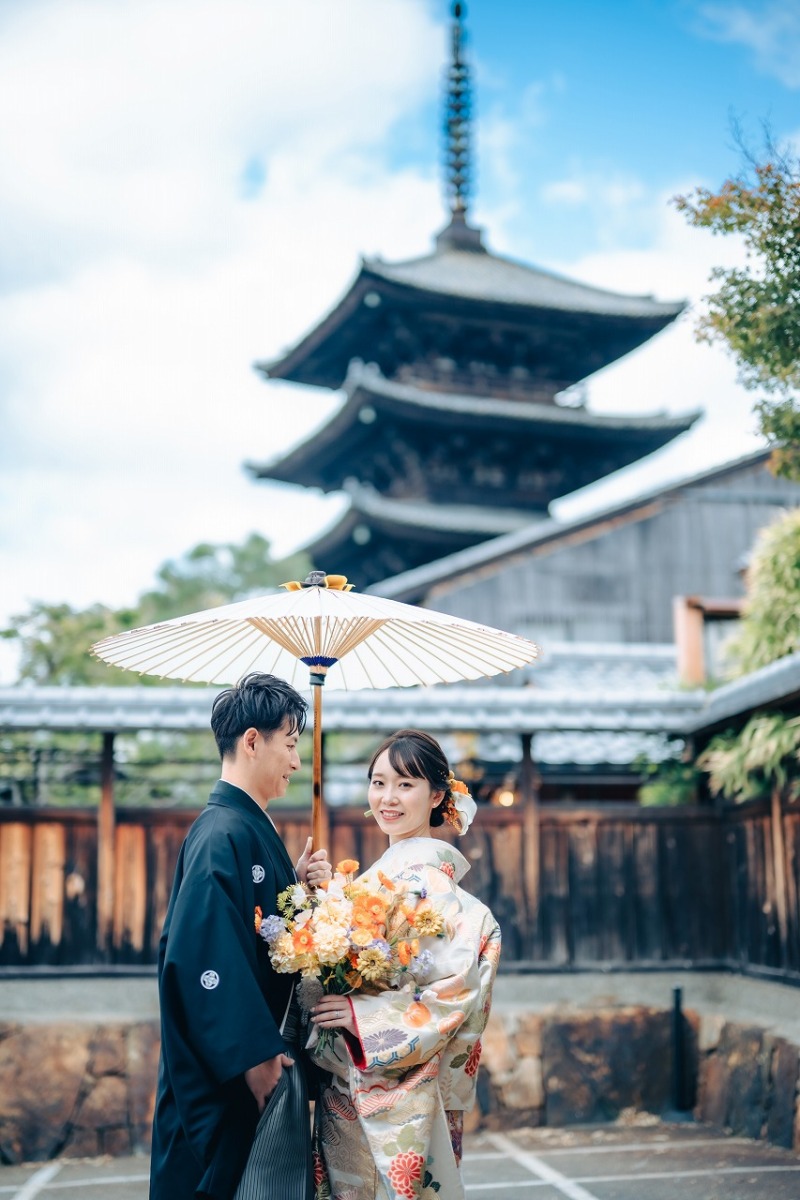 歴史を背に、愛はくっきりと