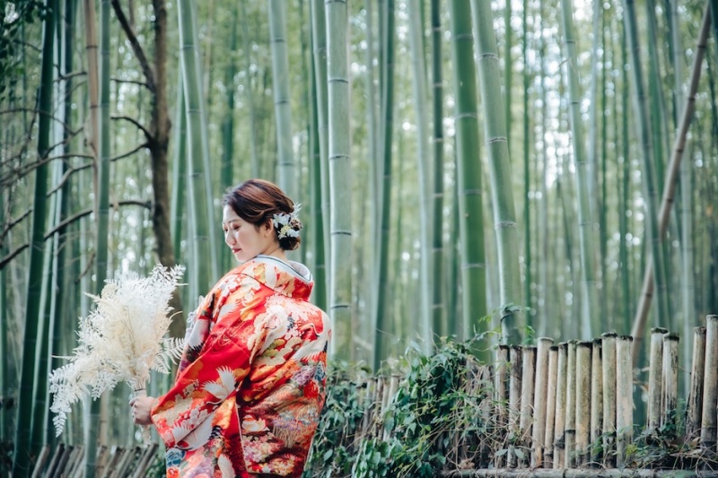 映える赤い色打掛