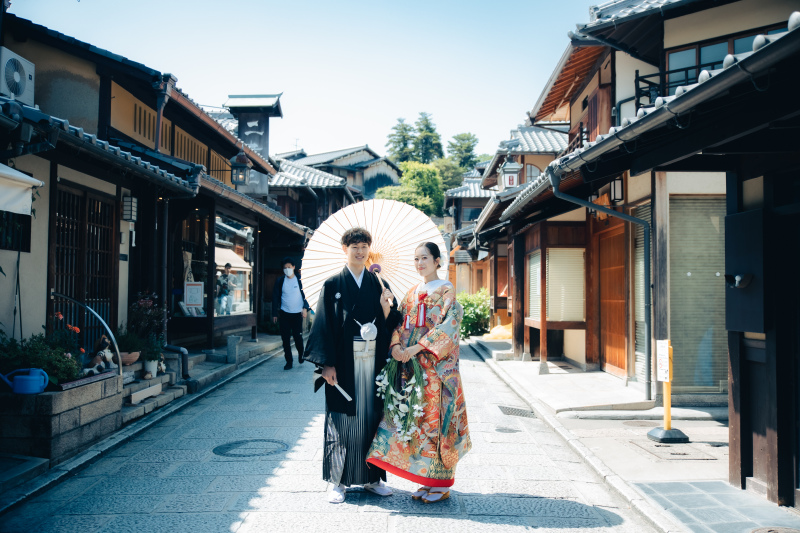 東山の日本建築の並ぶ中