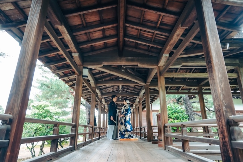 ダイナミックな廊下ショット