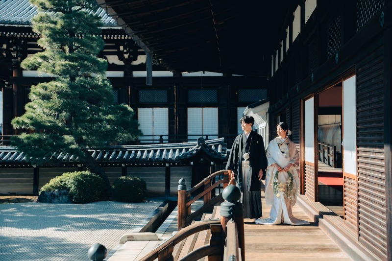 縁側から庭園を眺めて