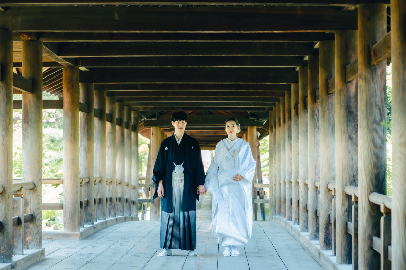 庭園を抜ける回廊は独特な雰囲気