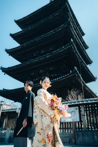 ロケーションを存分に活かせるように、背景も大切にしながら撮影しています。