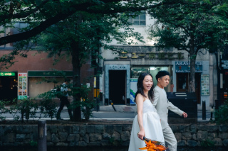 街フォト撮影｜もっと自由に貴方らしくいつものデートのようなウェディングフォト｜￥88000（税込）お好きな衣装持ち込みプラン