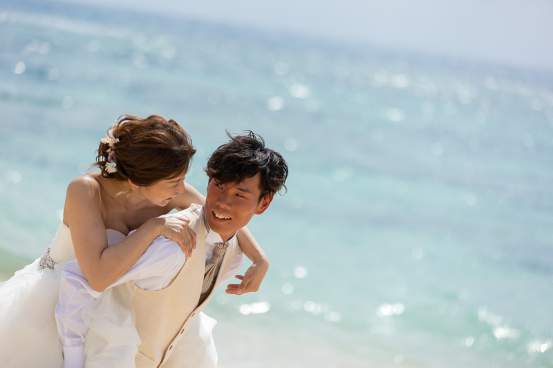 【8月中お申込限定】平日撮影限定☆ビーチ&ガーデン(2ロケ)プラン☆衣裳追加料金なし!100カット保障全データお渡し