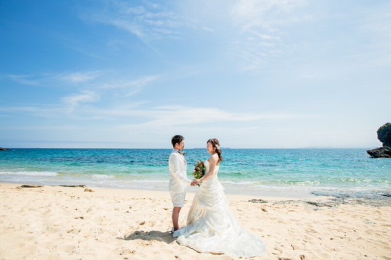 【ウェディングドレス&カラードレス】ビーチ&ガーデンPhoto(2ロケ)☆衣裳追加料金無料+ヘアメイク+100カット保障!