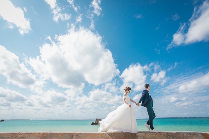 【超早割プラン】9月以降平日限定☆ビーチフォトウェディング☆衣装追加料金なし※ヘアメイクも込み込み☆80カット保障!