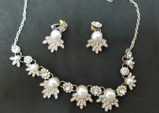 ネックレス＆イヤリングセット